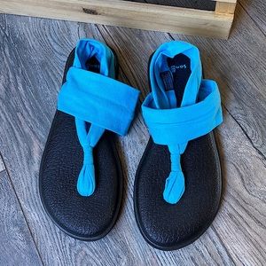 New Sanuk yoga sling sandals